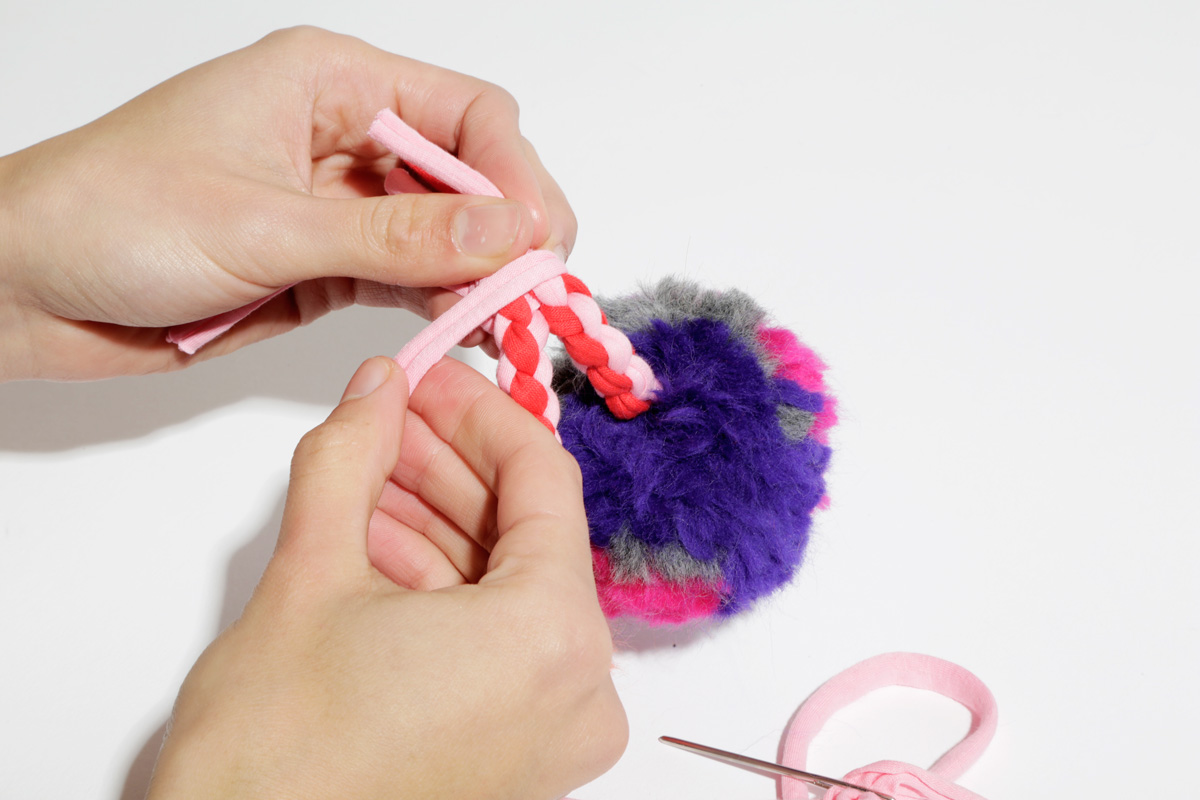 How to make a pom pom keyring, Wool and the Gang Blog